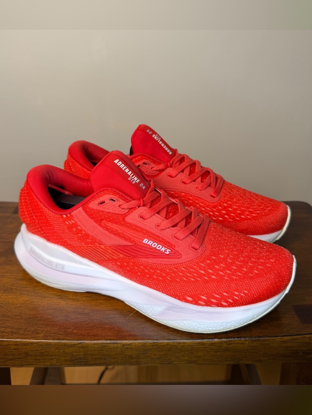 Brooks Adrenaline GTS 24 Women’s 7 B Cayenne Red Running Shoes 1204261B613